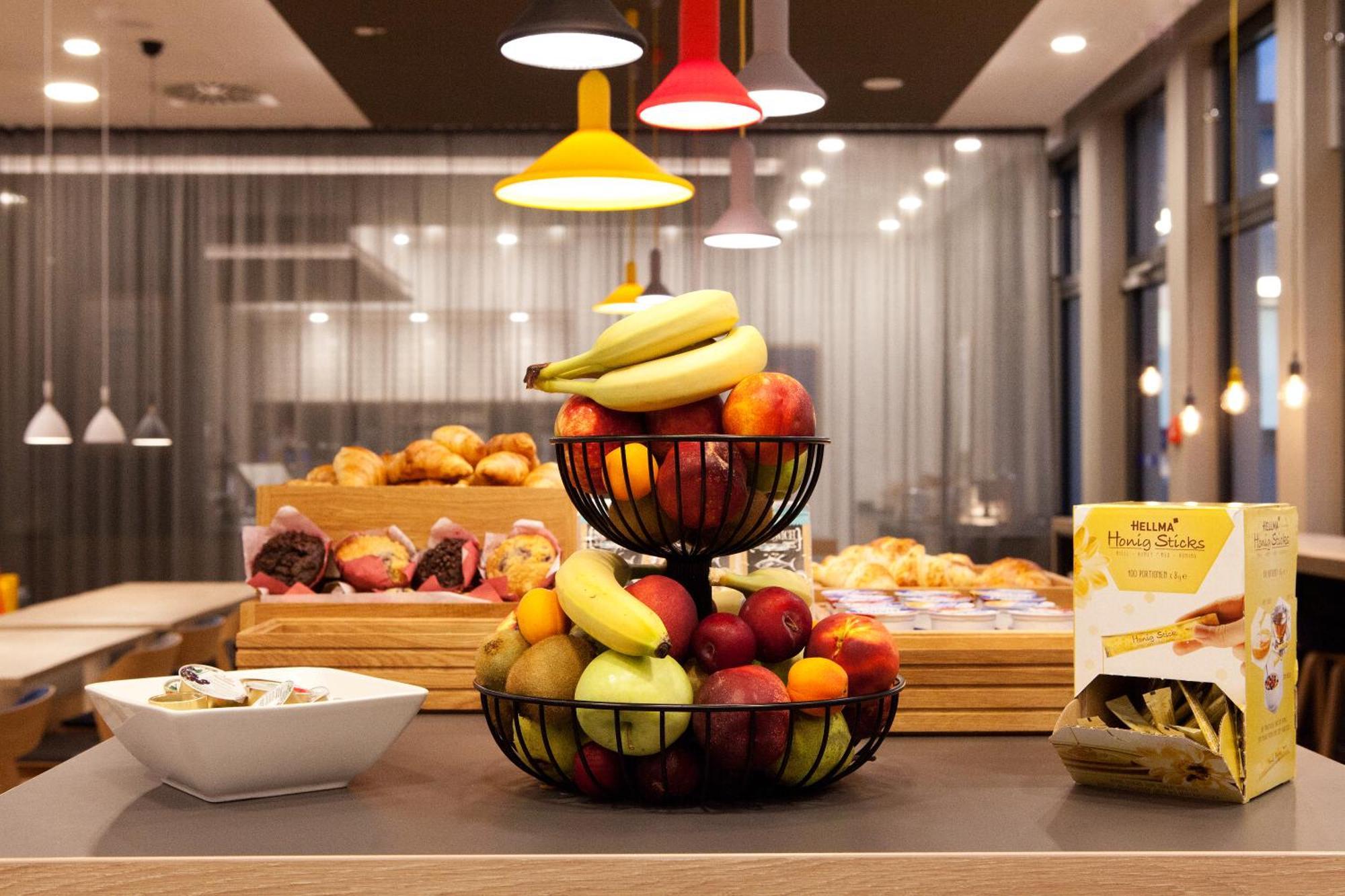 Holiday Inn Express - Duesseldorf Airport Esterno foto